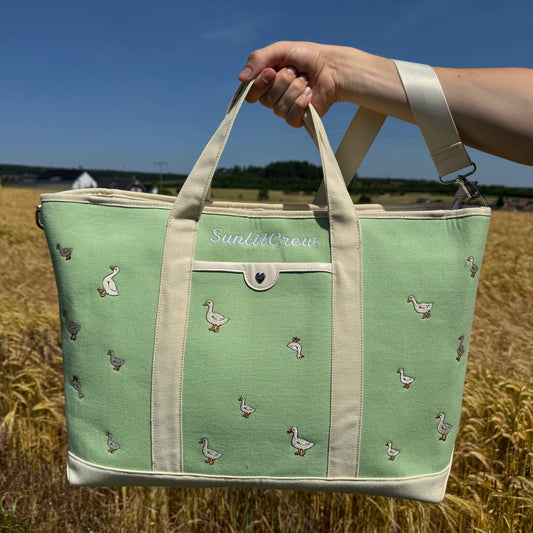Sunlit Crew Duck Laptop Tote | Organized, Water-Repellent & Stylish